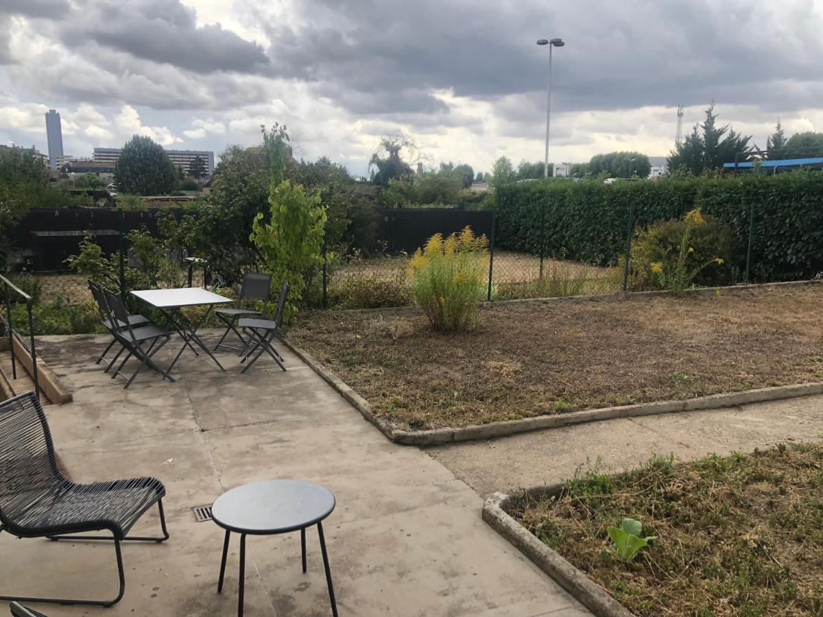 Chill And Sun, 2 Chambres Calme Avec Terrasse Et Parking Metz Bagian luar foto