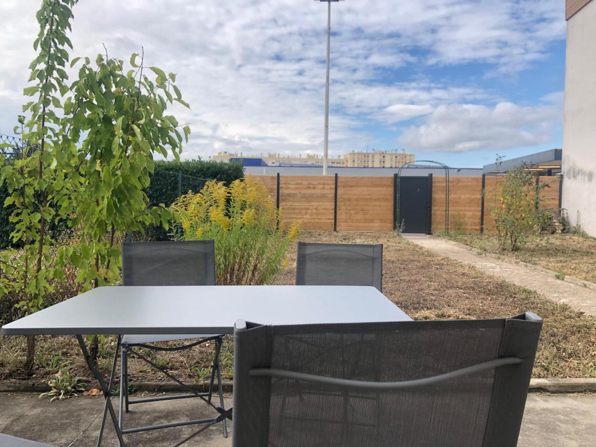 Chill And Sun, 2 Chambres Calme Avec Terrasse Et Parking Metz Bagian luar foto